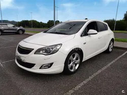 Blanco Usado 2011 Opel Astra Sport Berlina | 8900 € (Caro)