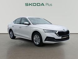 Blanco Nuevo 2025 Skoda Octavia G-TEC Ambition Berlina | 24.490 €