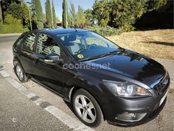 Gris / plata Usado 2010 Ford Focus Trend Berlina | 5250 € (Precio justo)