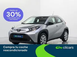 Gris Usado 2023 Toyota Aygo Play Utilitario | 15.490 € (Precio justo)