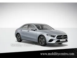 Gris Nuevo 2025 Mercedes A180 Berlina | 34.295 € (Buen precio)