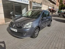 Azul Usado 2006 Renault Clio II Dynamique Berlina | 3990 € (Caro)