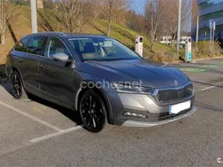 Gris / plata Usado 2023 Skoda Octavia Familiar | 29.950 € (Caro)