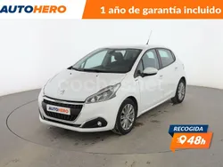 Blanco Usado 2018 Peugeot 208 Signature Sky Utilitario | 8699 € (Precio justo)