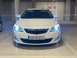 Blanco Usado 2010 Opel Astra Cosmo Berlina | 7500 € (Precio justo)
