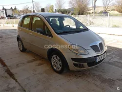 Beige Usado 2005 Lancia Musa Monovolumen | 1800 €