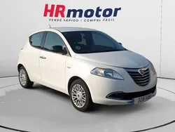 Blanco Usado 2014 Lancia Ypsilon Gold Utilitario | 7010 € (Precio justo)