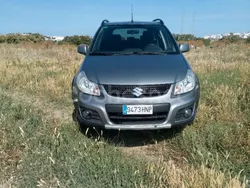 Gris / plata Usado 2013 Suzuki SX4 GL SUV | 4500 €