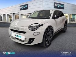 Blanco Usado 2024 Fiat 600 La Prima SUV | 21.900 € (Precio justo)