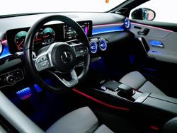 Gris Usado 2018 Mercedes A180 AMG Utilitario | 29.990 €