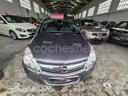 Gris / plata Usado 2010 Opel Astra Edition Berlina | 6790 € (Precio justo)