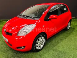 Rojo Usado 2011 Toyota Yaris Connect Style Berlina | 5999 € (Precio justo)