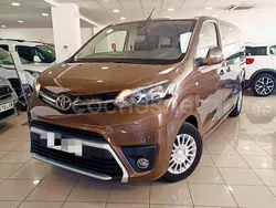 Marrón Usado 2020 Toyota Proace Verso Active Familiar | 28.900 € (Un poco caro)