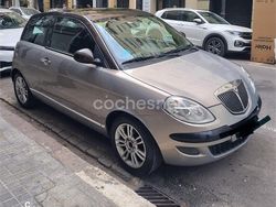Gris / plata Usado 2010 Lancia Ypsilon Utilitario | 3900 € (Precio justo)
