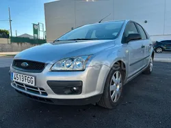 Gris / plata Usado 2008 Ford Focus Trend Berlina | 4900 € (Precio justo)