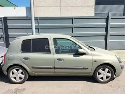 Verde Usado 2003 Renault Clio II Expression Berlina | 850 €