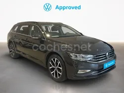 Gris Usado 2023 VW Passat Executive Familiar | 33.900 € (Precio justo)