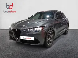Gris / plata Usado 2023 Alfa Romeo Stelvio Sprint SUV | 36.900 € (Precio justo)