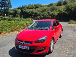 Rojo Usado 2015 Opel Astra Dynamic Berlina | 9500 € (Precio justo)