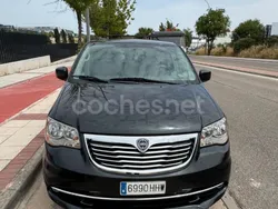 Negro Usado 2012 Lancia Voyager Gold Monovolumen | 8690 € (Precio justo)