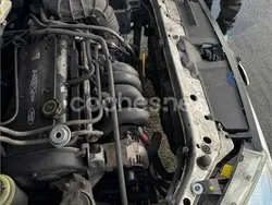 Blanco Usado 2001 Ford Focus Trend Berlina | 1800 €