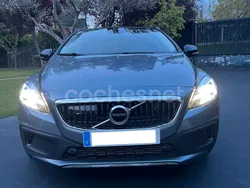 Gris / plata Usado 2017 Volvo V40 CC Summum Familiar | 25.500 €