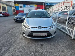 Gris / plata Usado 2011 Ford Fiesta Utilitario | 4900 € (Precio justo)