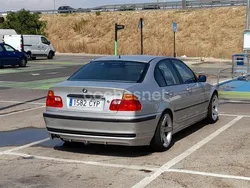 Gris / plata Usado 2000 BMW 323 Berlina | 4700 €