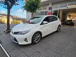 Blanco Usado 2013 Toyota Auris Hybrid Advance Berlina | 12.900 € (Un poco caro)