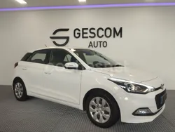 Blanco Usado 2015 Hyundai i20 Berlina | 10.900 € (Un poco caro)