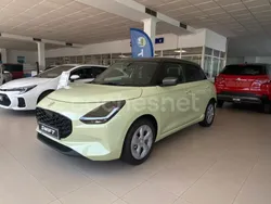 Amarillo Nuevo 2025 Suzuki Swift Berlina | 19.390 €