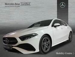 Blanco polar Usado 2024 Mercedes A200 AMG line Berlina | 35.500 € (Precio justo)
