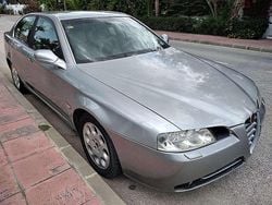 Plateado Usado 2004 Alfa Romeo 166 Distinctive Berlina | 3700 €