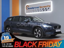 Gris / plata Usado 2021 Volvo V60 CC Familiar | 33.900 € (Un poco caro)