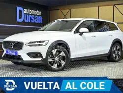 Blanco Usado 2019 Volvo V60 CC Pro Familiar | 33.990 € (Un poco caro)