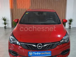 Granate Usado 2020 Opel Astra Elegance Berlina | 14.500 € (Precio justo)