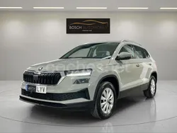 Gris / plata Usado 2022 Skoda Karoq Ambition SUV | 21.790 € (Precio justo)