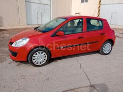 Rojo Usado 2007 Renault Clio II Dynamique Berlina | 3990 € (Un poco caro)