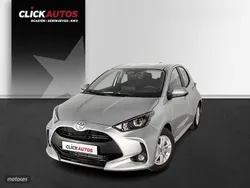 Gris Usado 2024 Toyota Yaris Hybrid Active | 22.200 € (Un poco caro)