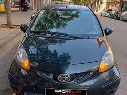 Negro Usado 2010 Toyota Aygo Utilitario | 4000 € (Un poco caro)