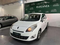 Blanco Usado 2011 Renault Grand Scénic III Monovolumen | 7490 € (Precio justo)