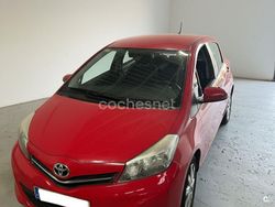 Rojo Usado 2012 Toyota Yaris Active Berlina | 6900 € (Buen precio)