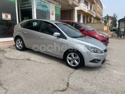 Gris / plata Usado 2010 Ford Focus Trend Berlina | 4999 € (Precio justo)