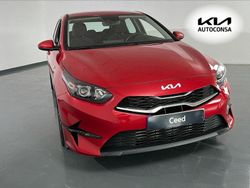 Granate Usado 2024 Kia Ceed Berlina | 20.300 € (Buen precio)