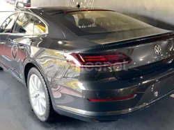 Gris / plata Usado 2019 VW Arteon Berlina | 22.890 € (Precio justo)