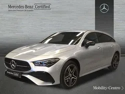 Plata iridio Usado 2024 Mercedes CLA250 AMG line Berlina | 50.900 €
