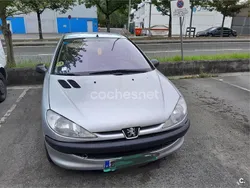 Gris / plata Usado 2002 Peugeot 206 Berlina | 600 € (Super precio)