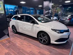 Blanco Usado 2017 Toyota Auris Hybrid Familiar | 17.900 € (Caro)
