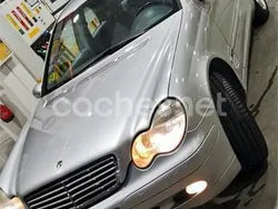 Gris / plata Usado 2002 Mercedes C200 Classic Berlina | 4350 € (Precio justo)
