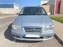 Gris / plata Usado 2005 Hyundai Trajet GLS Monovolumen | 2990 €
